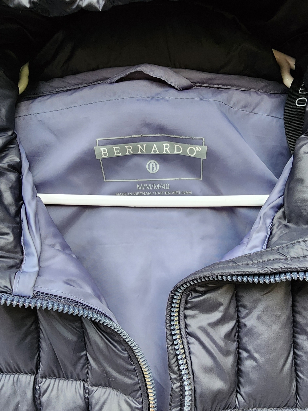 Bernardo Quilted Hooded Puffer Black Jacket - Picture 7 of 8